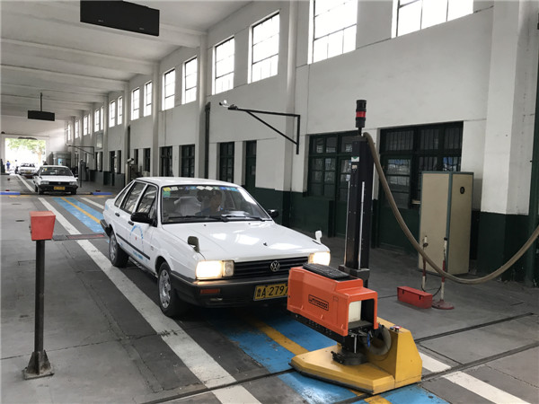 机动车检测维修中心综检站承接2017年度济南市教练车技术等级评定检测工作 2017年09月05日3.jpg