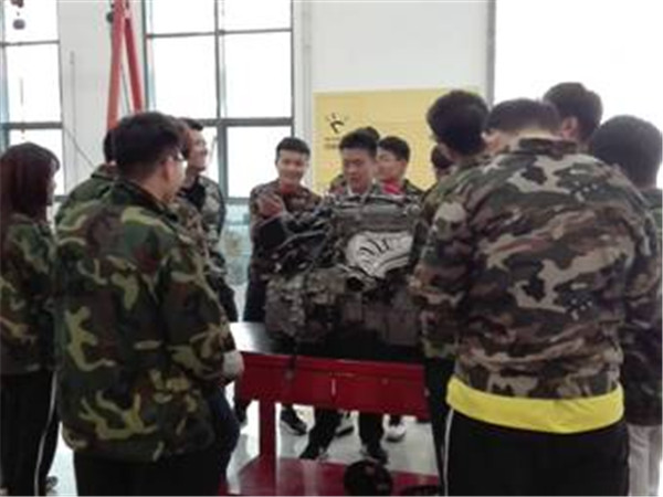 机动车检测维修中心圆满完成2018-2019学年第二学期整车拆装实习任务 2019年04月22日2.jpg
