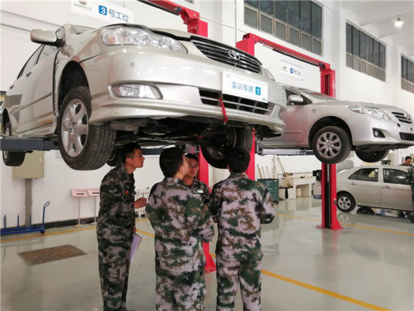 机动车检测维修中心圆满完成汽车工程学院整车拆装实习教学工作 2018年04月08日.jpg